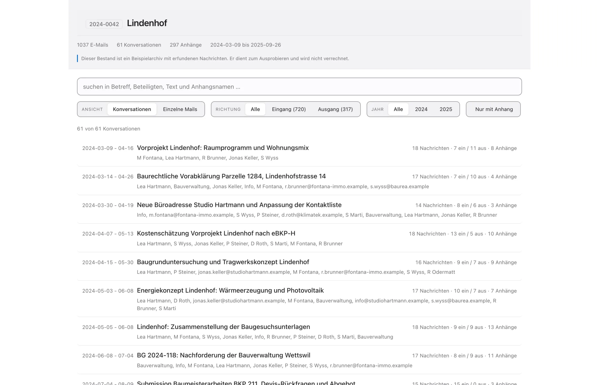 Die Übersichtsseite eines Filum-Archivs: Projektnummer und Name, darunter Suche, Filter nach Eingang und Ausgang, Jahr und Anhang, und die Liste der Konversationen mit Beteiligten und Zahlen.